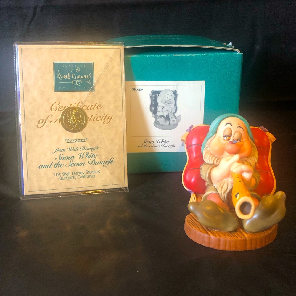 Sleepy zzzzzz fine porcelain figure playing fish flute pipe by Walt Disney